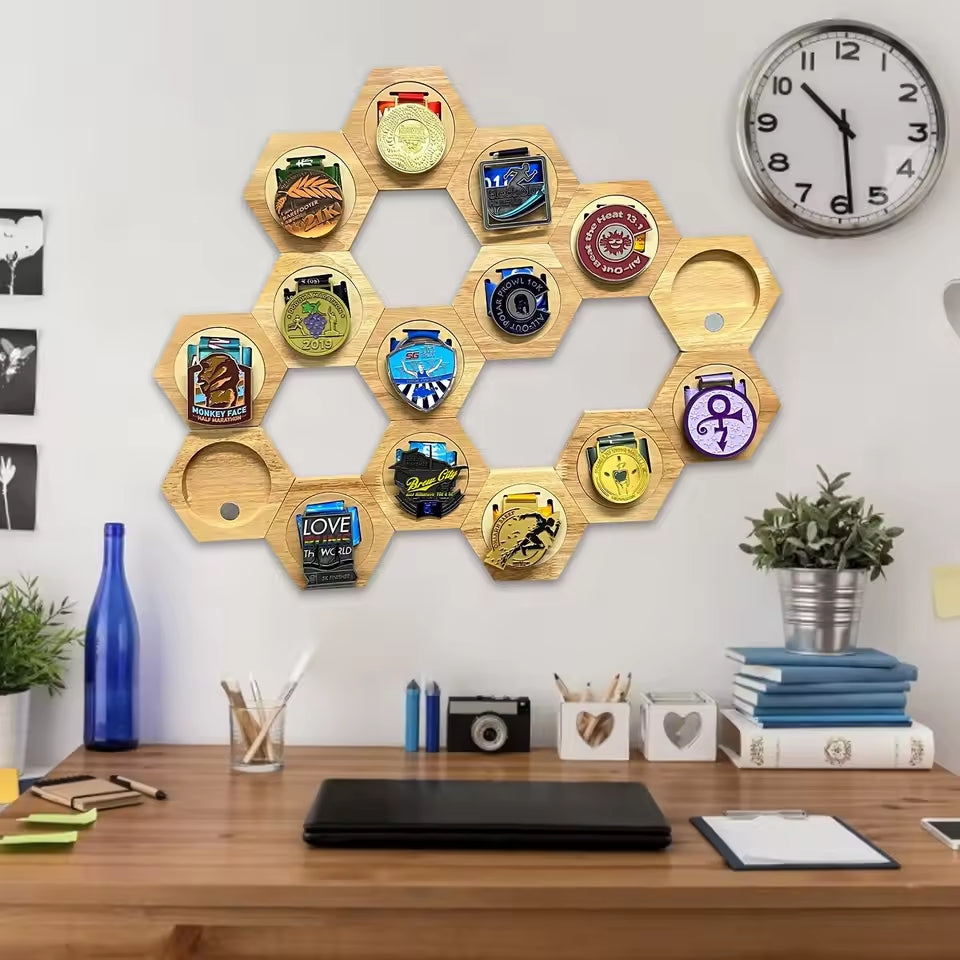 Support de médaille mural en bois